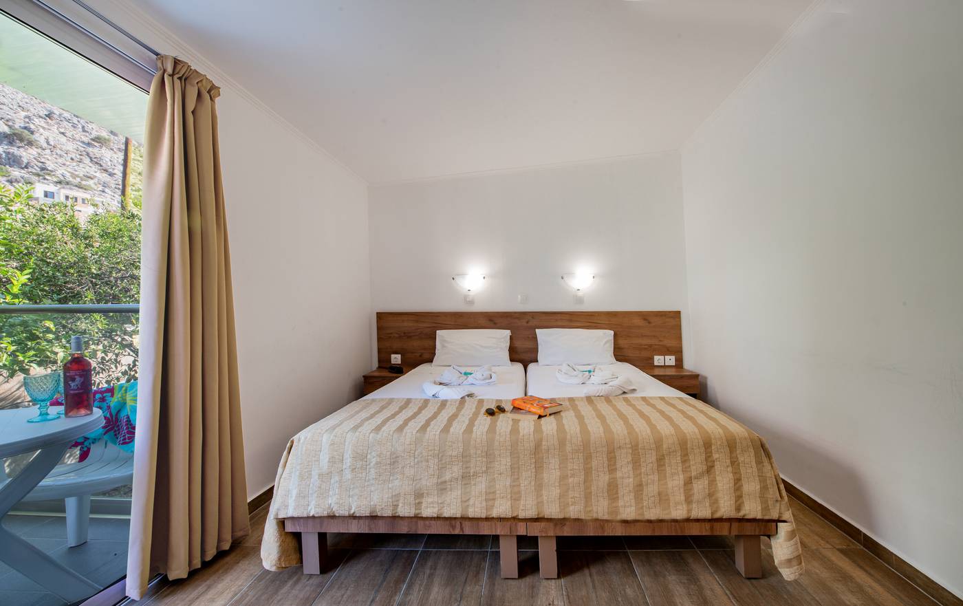 Ilyssion-Hotel-Room-25