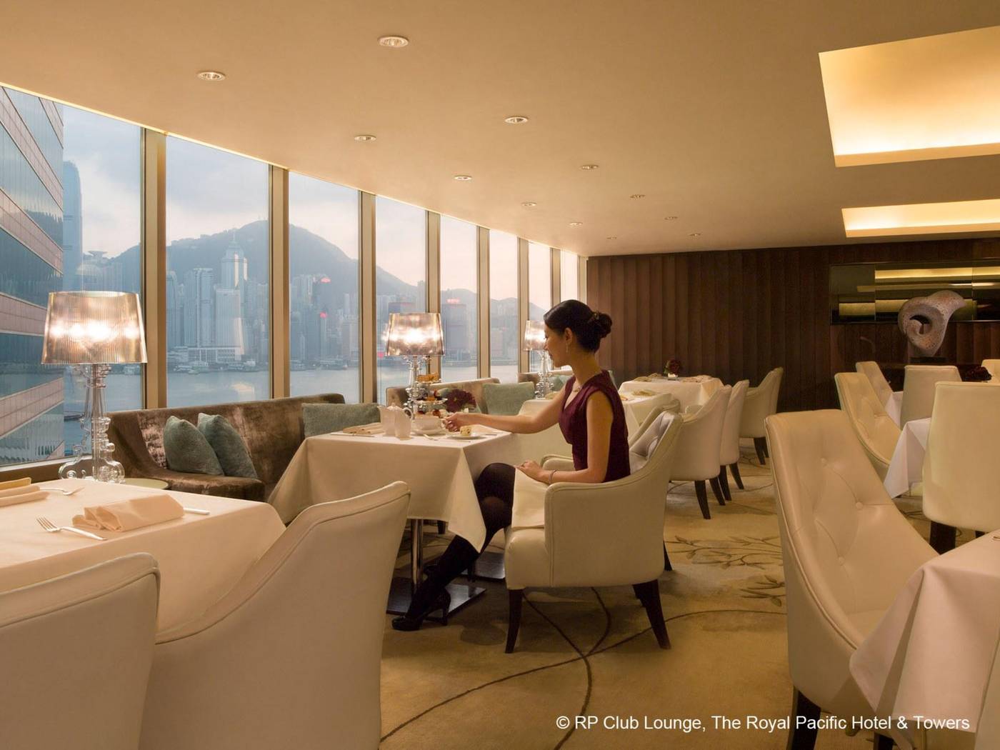 Royal-Pacific-Hotel-and-Towers-Restaurant-11