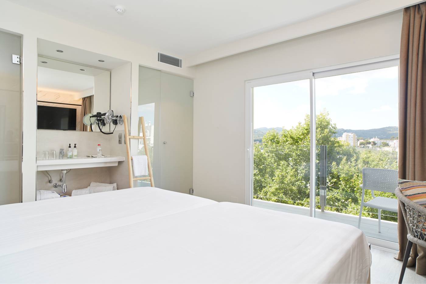 Invisa-Hotel-Es-Pla---Adults-Only-Room-21