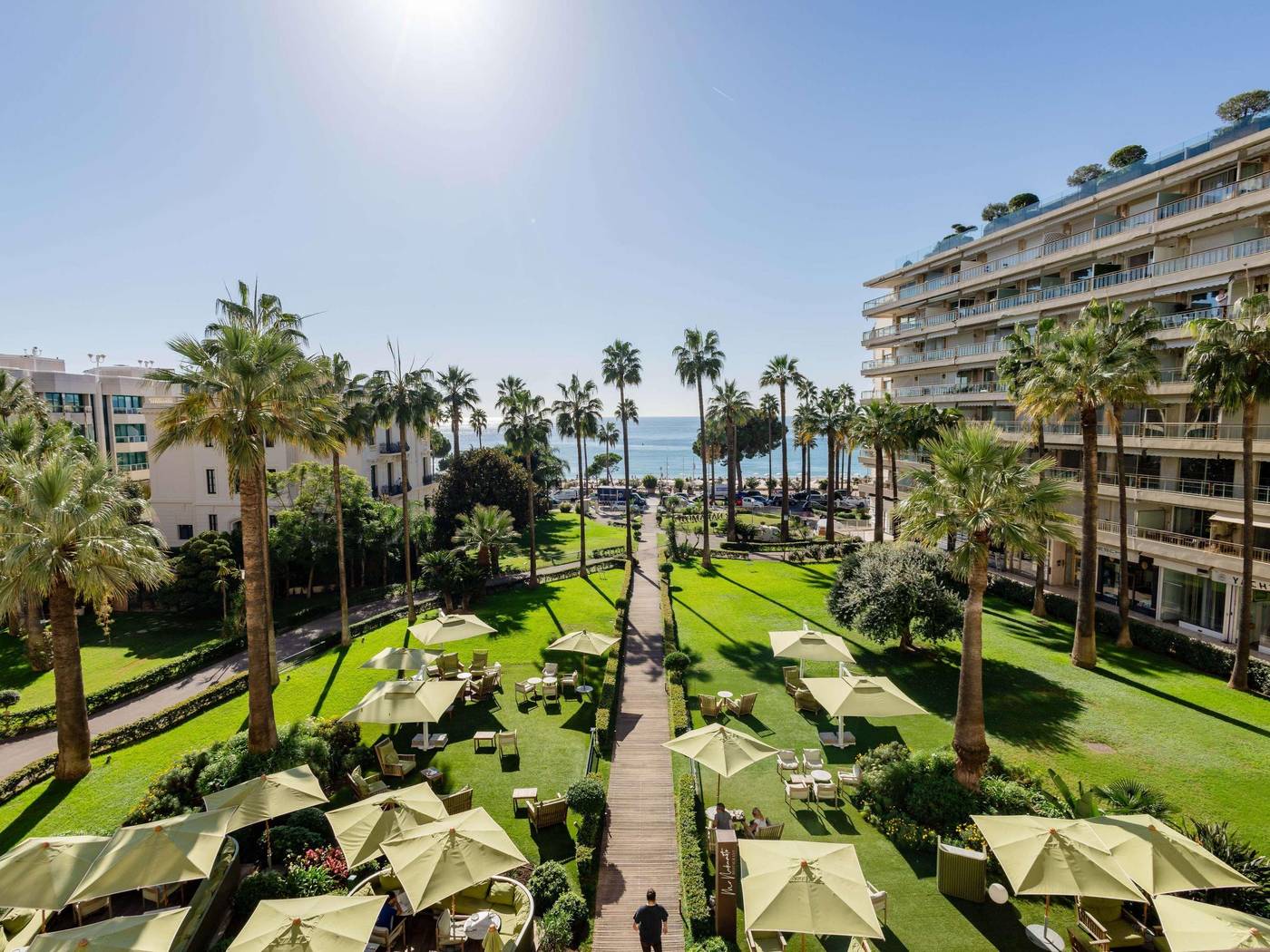 Le-Grand-Hotel-Room-4