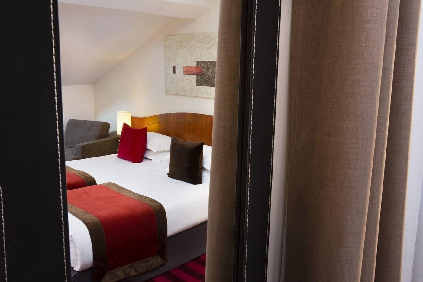 Europe-Tour-Eiffel-General-view-31