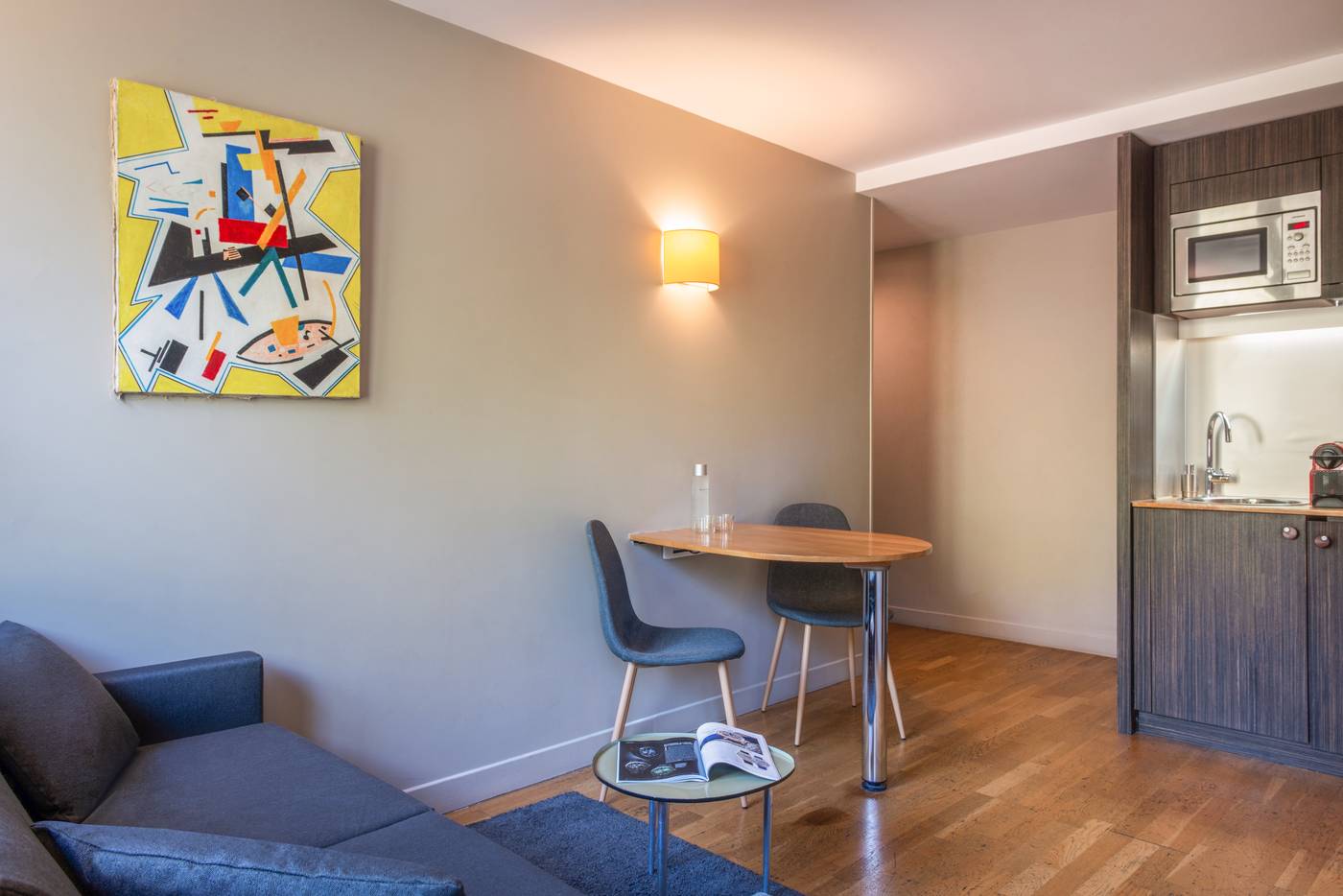 Suites-and-Hotel-Helzear-Champs-Elysees-Room-19