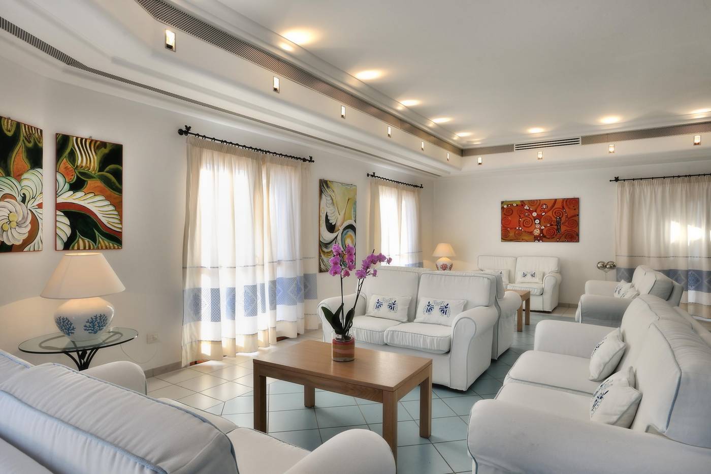 Cala-della-Torre-Lobby-35