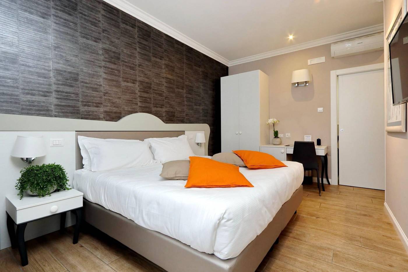 Vico-Rooms-And-Terrace-Room-23