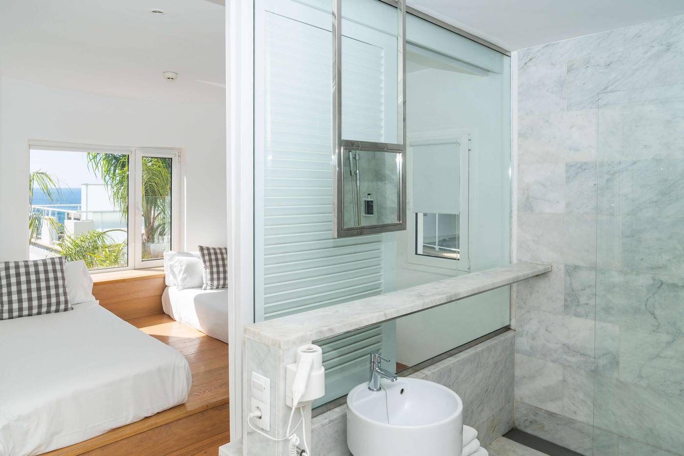 Marina-Bayview---Adults-Only-Room-32