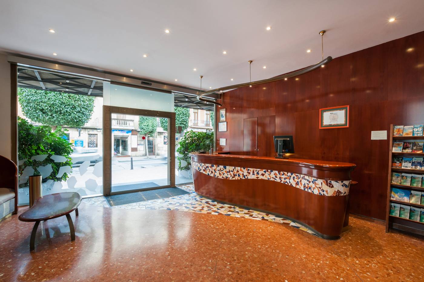 Gaudi-Lobby-33