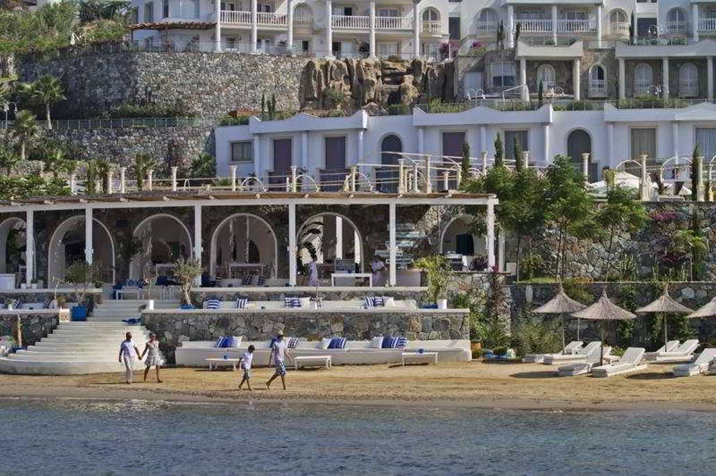 Sianji-Wellbeing-Resort-Beach-25