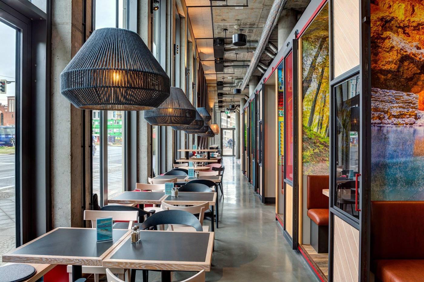 Schulz-Hotel-Berlin-Wall-At-The-East-Side-Gallery-Restaurant-11