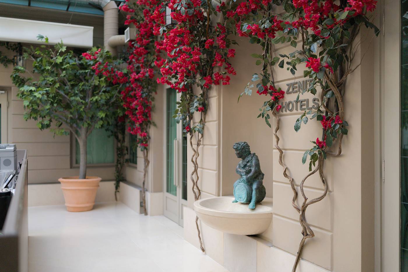 Zenit-Budapest-Palace-Lobby-15