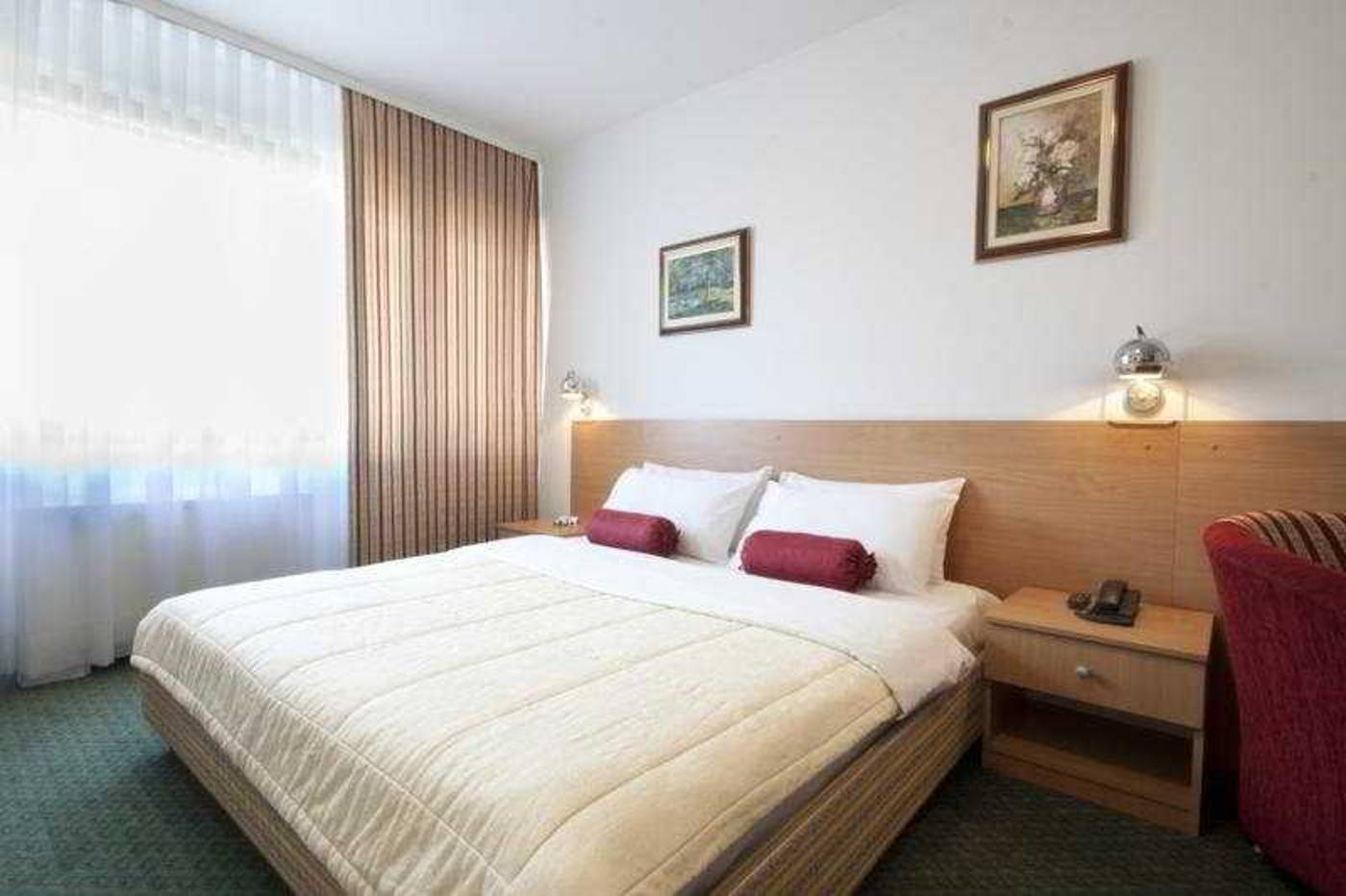 Grand Sarajevo-Bosnia & Herzegovina-SARAJEVO-Room-7