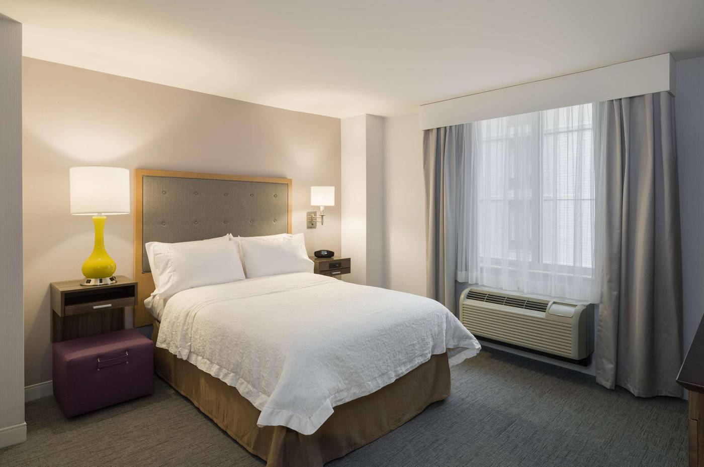 Hampton-Inn-Manhattan-Times-Square-South-Room-17
