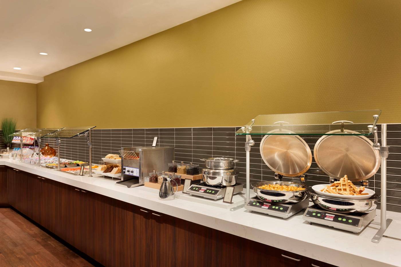 Hilton-Vancouver-Airport-Restaurant-43