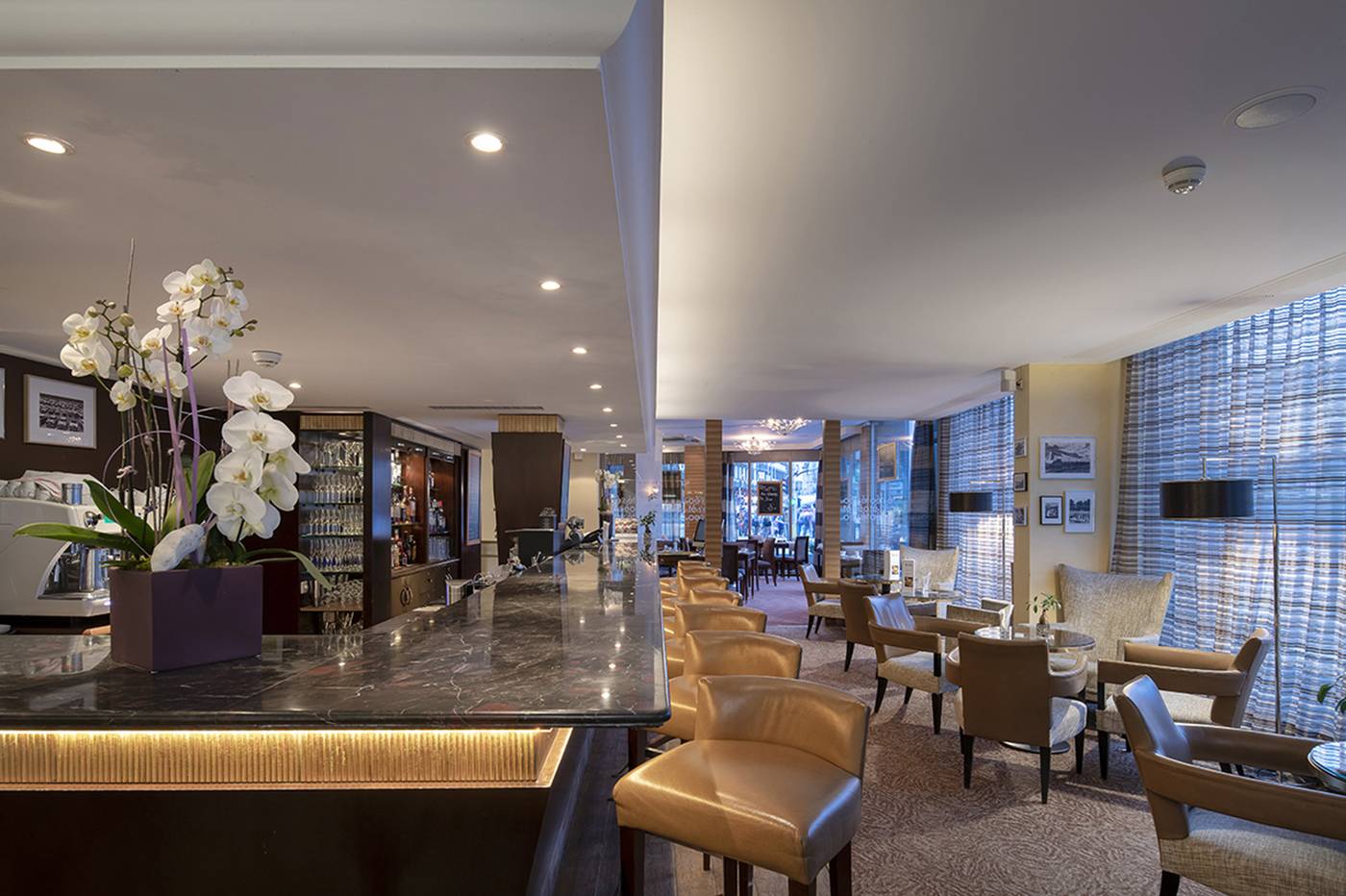 Warwick-Geneva-Bar-13