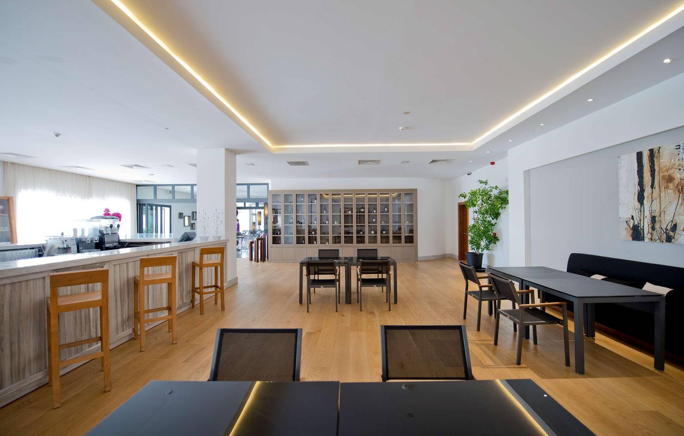 Ramada-Resort-Bodrum-Restaurant-52