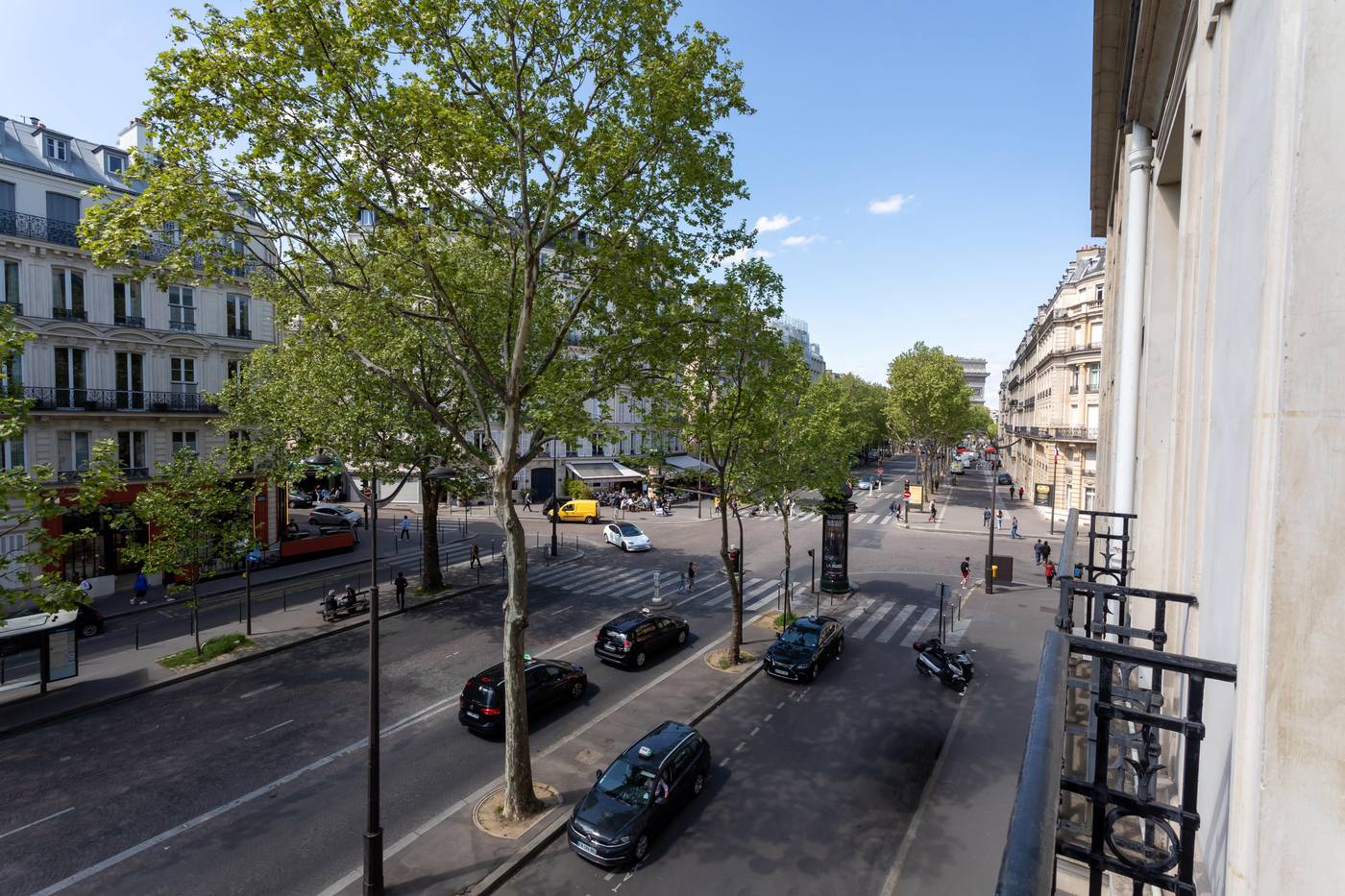 InterContinental-Paris---Champs-Elysees-Etoile--an-IHG-Hotel-Room-60