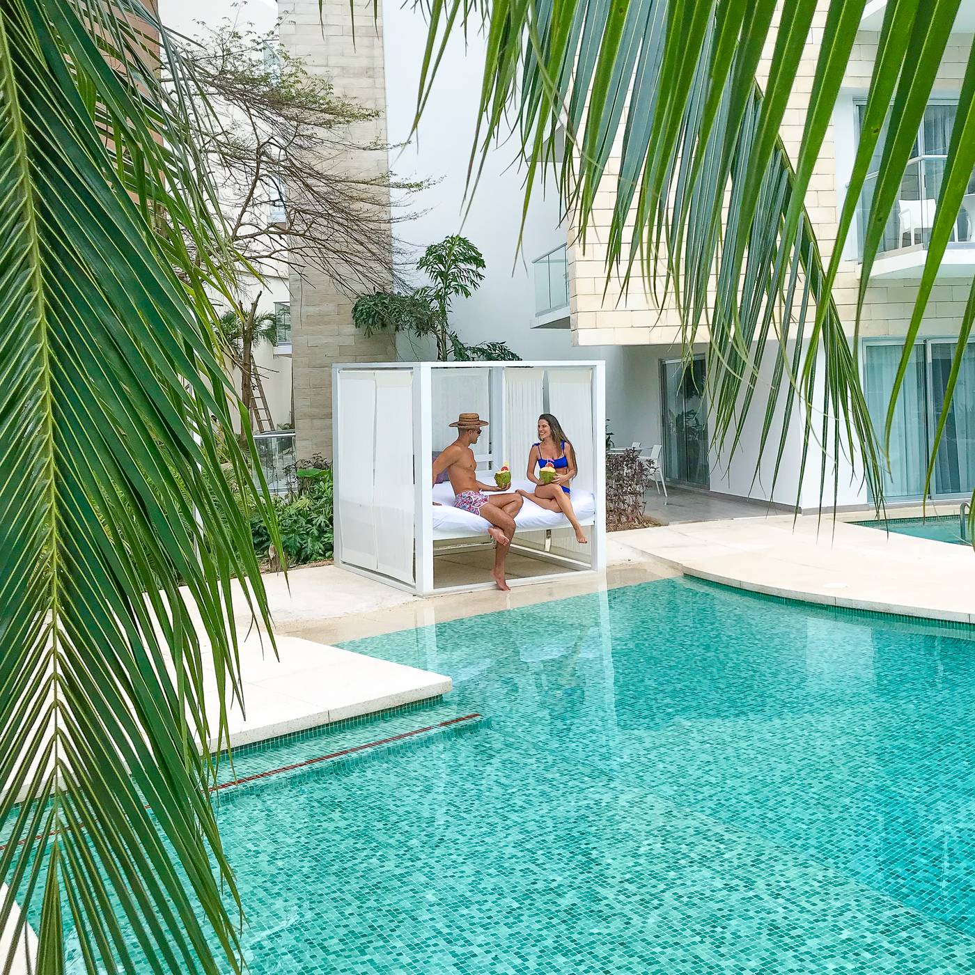 Essence-at-the-Fives-Beach-General-view-15