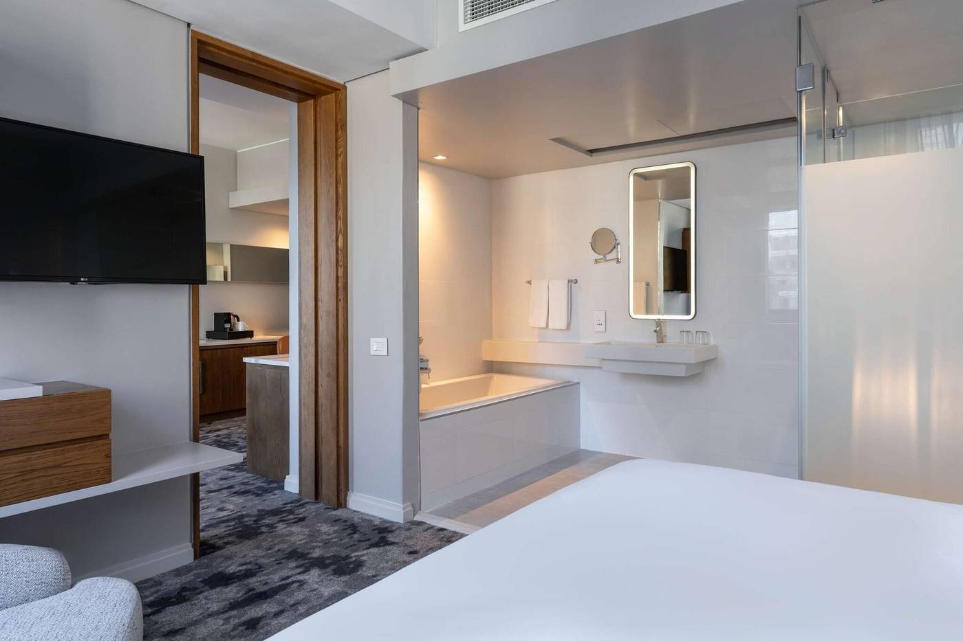 Park-Inn-by-Radisson-Cape-Town-Foreshore-Room-53