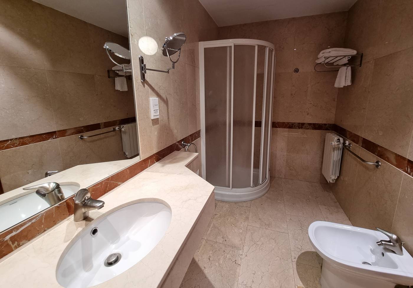 Gran-Legazpi-Room-19