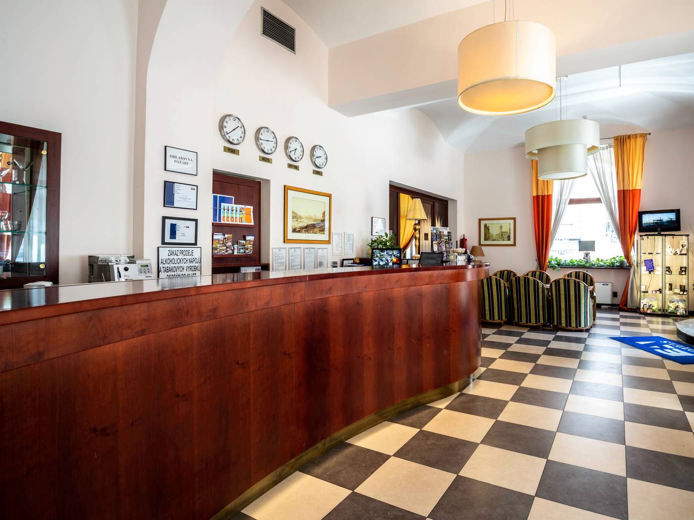 EA-Hotel-DownTown-Lobby-6