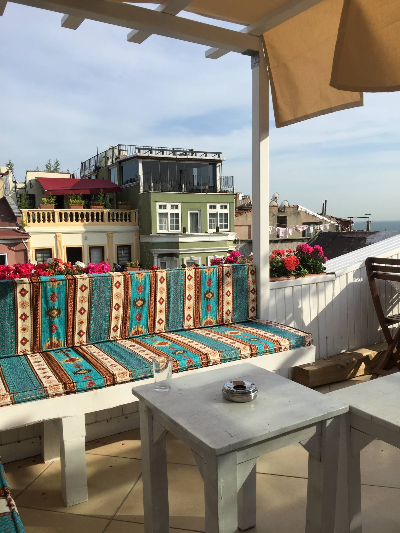 Istanbul-Holiday-Hotel-Terrace-44