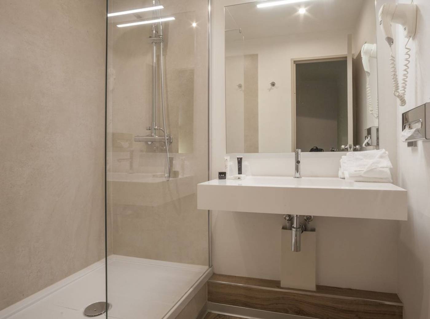 Apogia-Paris-Room-30