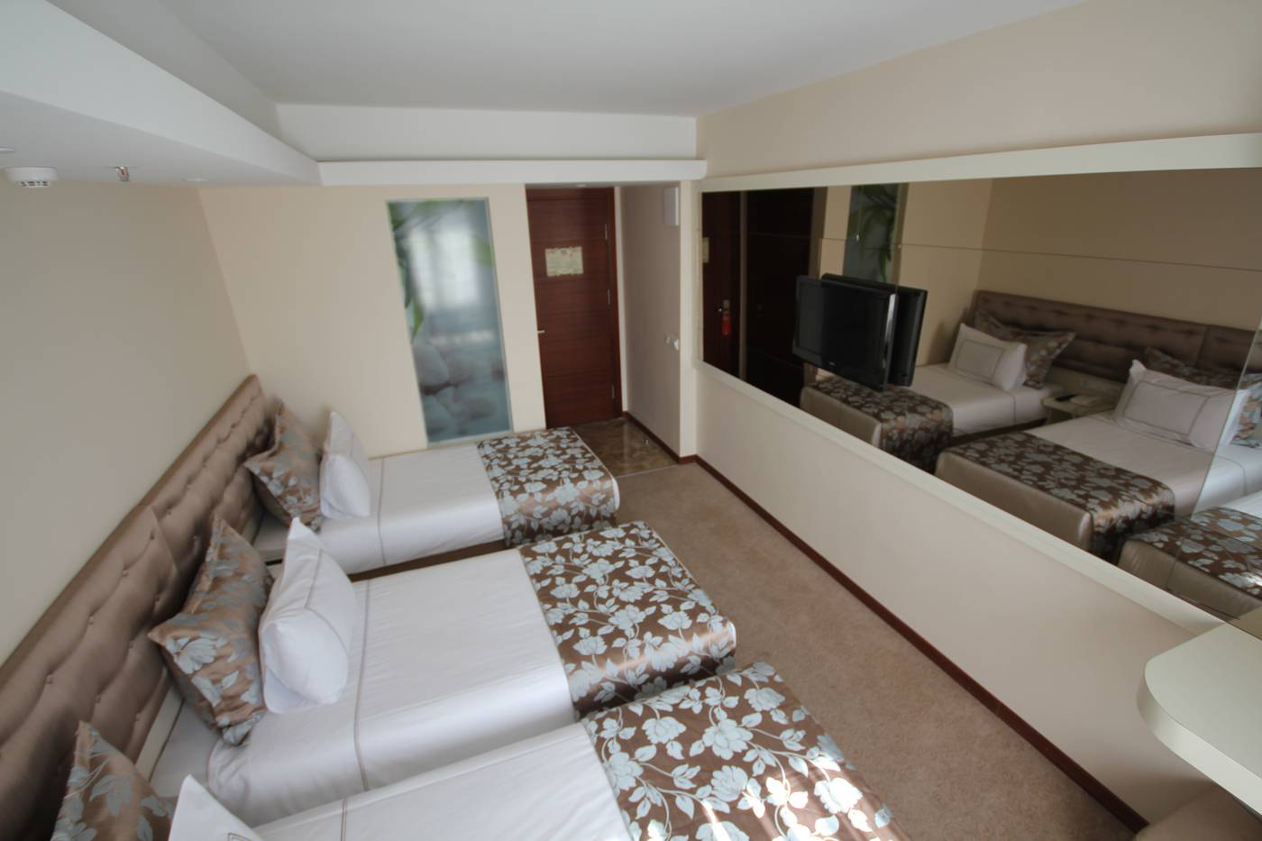 Grand-Washington-Hotel-Room-36