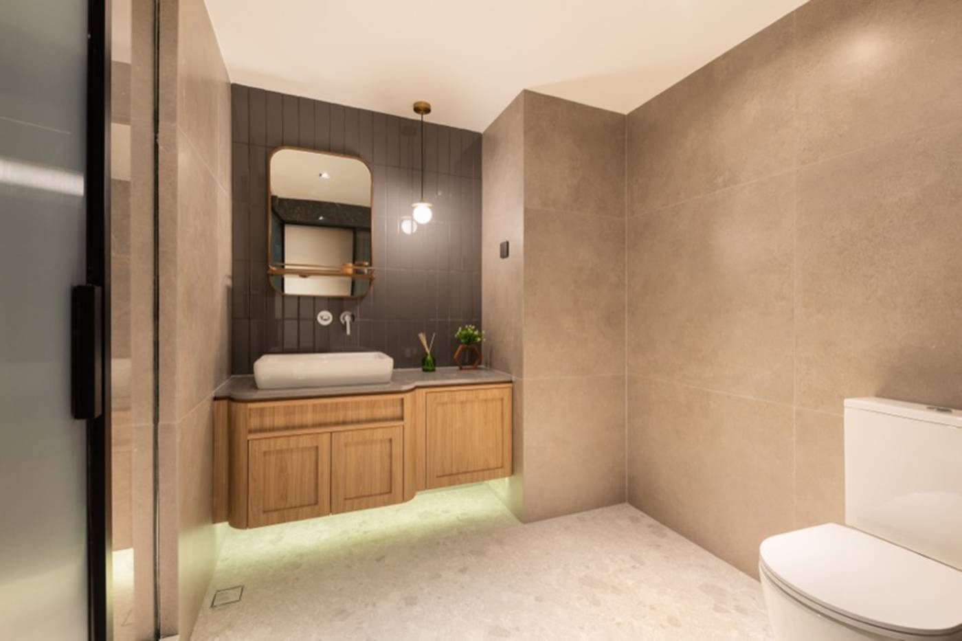 Dash-Living-On-Prat-Room-31