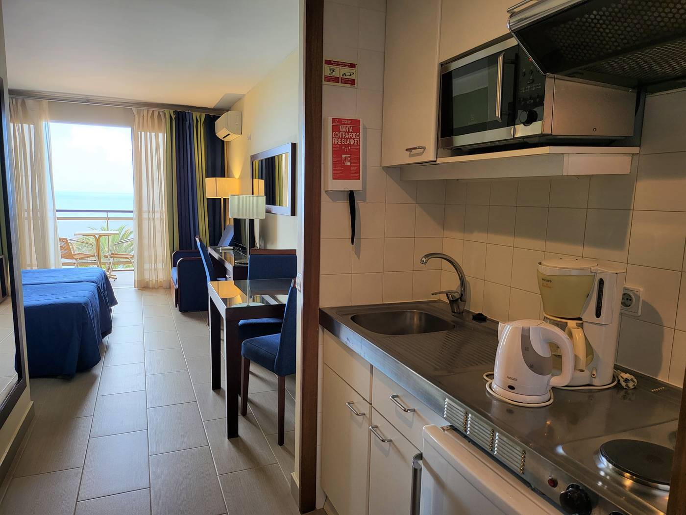 Hotel-Cais-da-Oliveira-Room-36