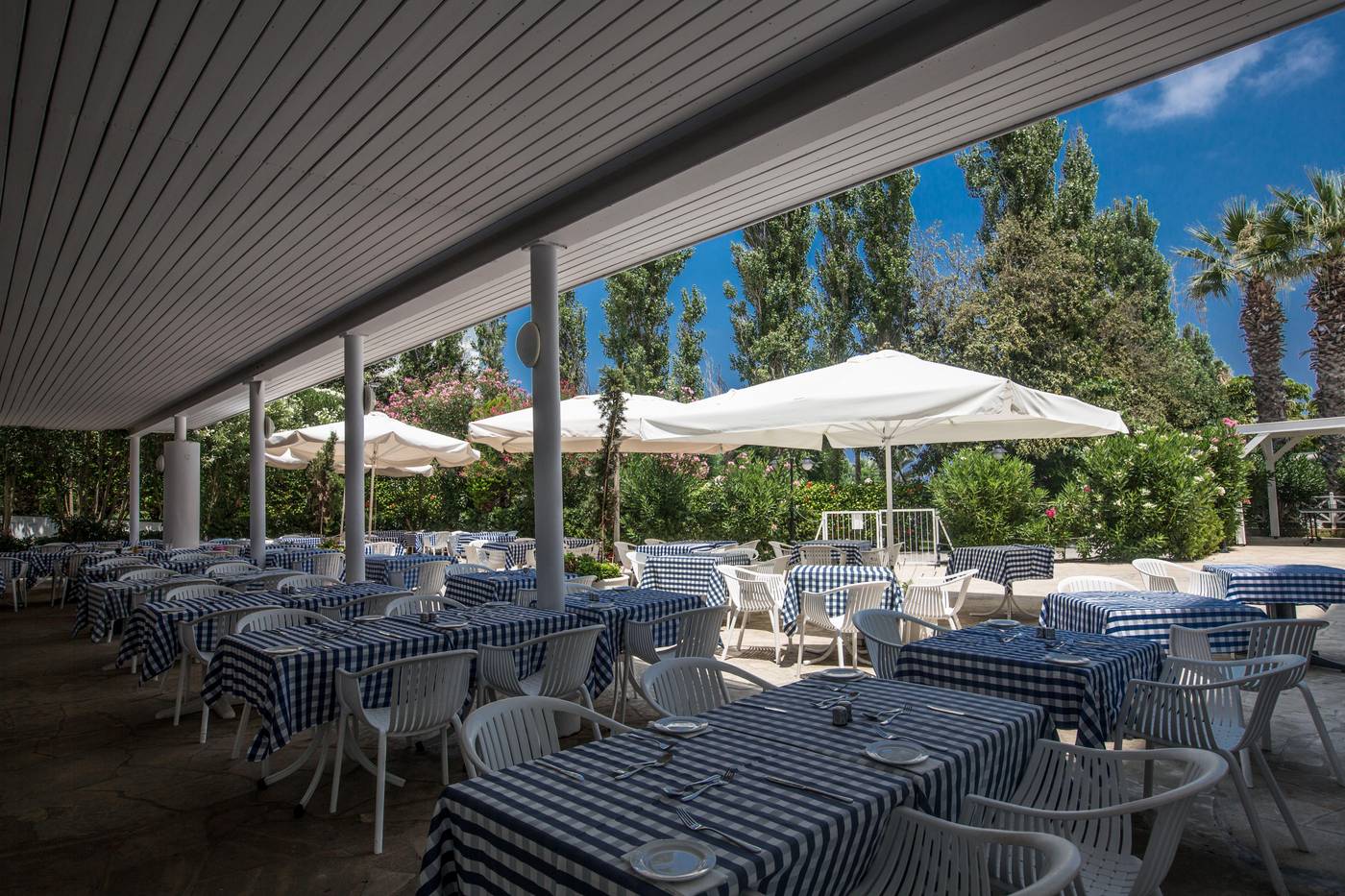 Iliada-Beach-Restaurant-47