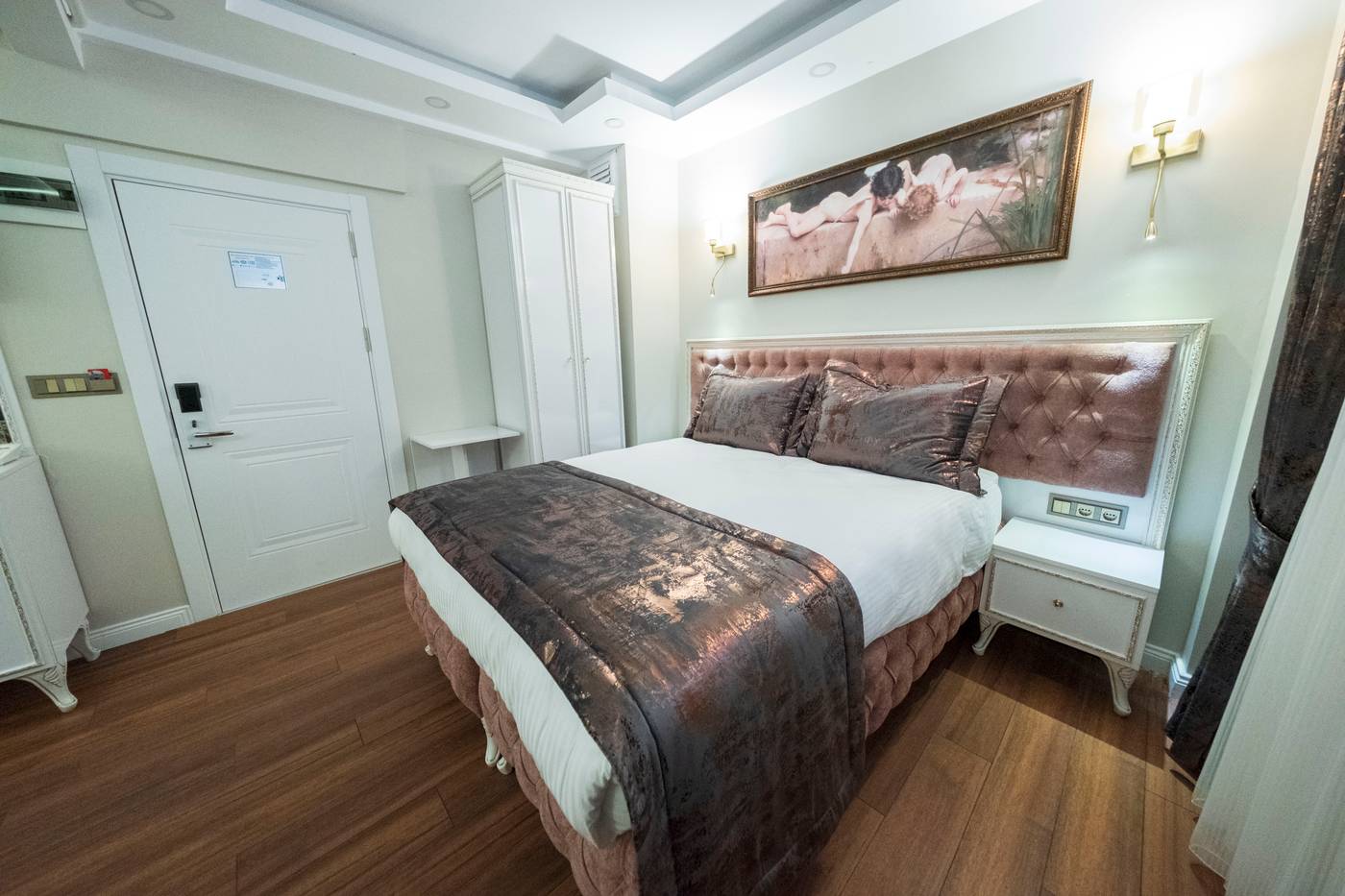 Solomon-s-Mansion-Hotel-Room-12