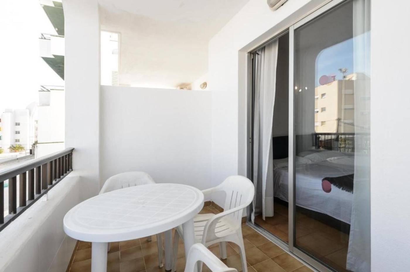 Apartamentos-San-Antonio-Beach-Room-25