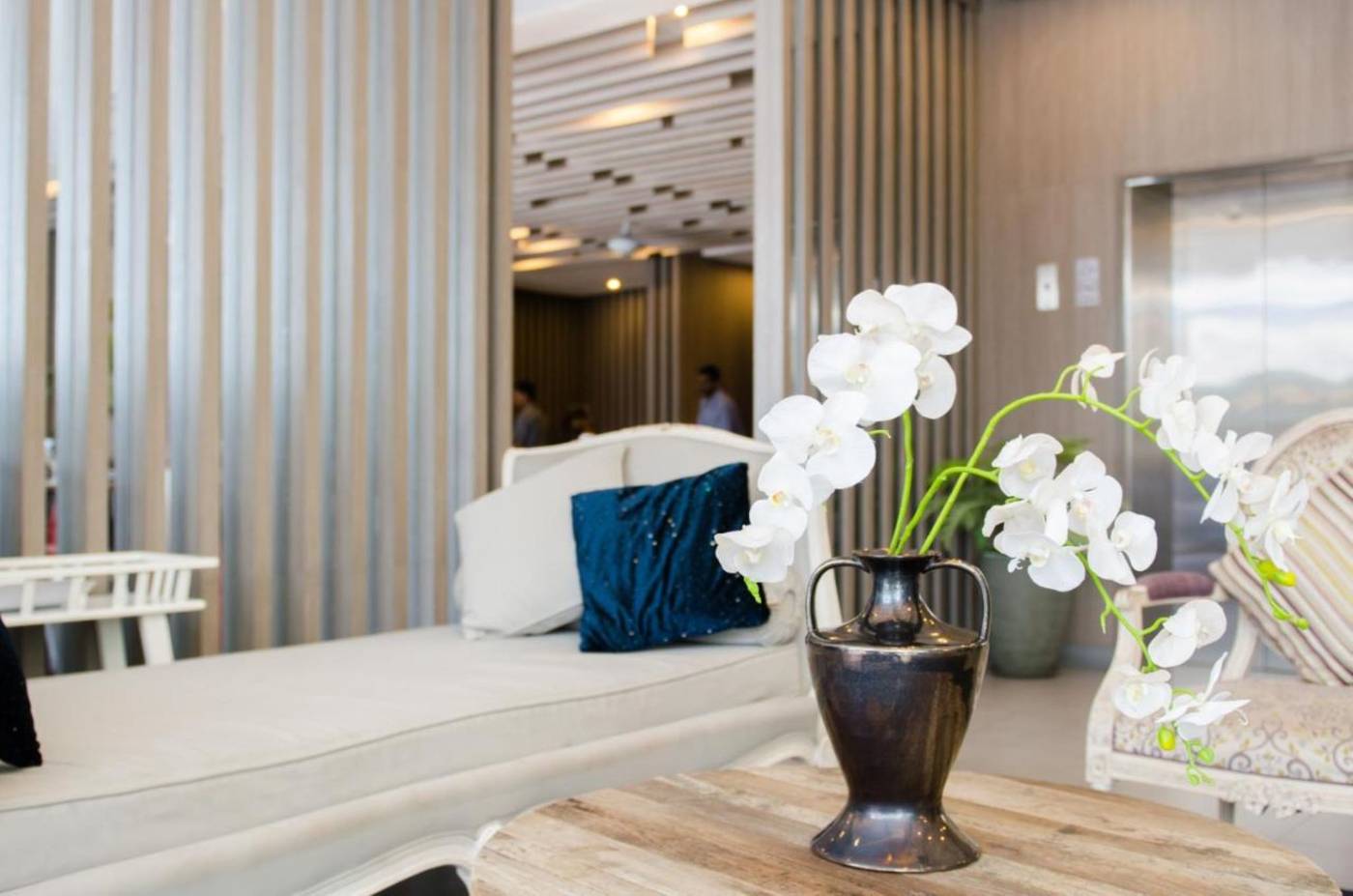 Mirage-Express-Patong-Phuket-Hotel-Lobby-36