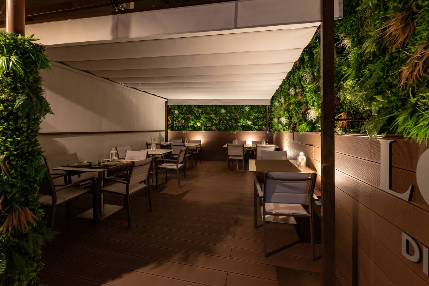 Dinya-Lisbon-Hotel---Lounge-Bar-Terrace-14