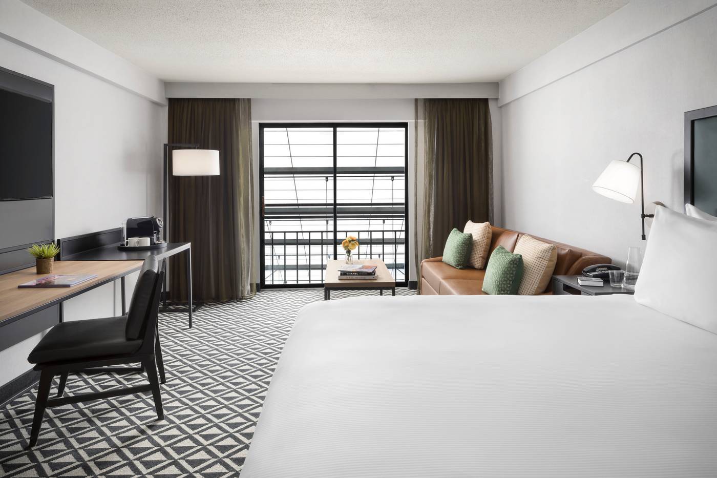 The-Arcadian-powered-by-Sonder-Room-19