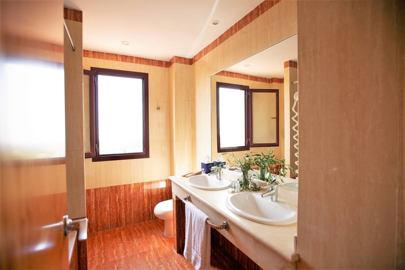 Hotel-OH-Nice-Caledonia-Room-24