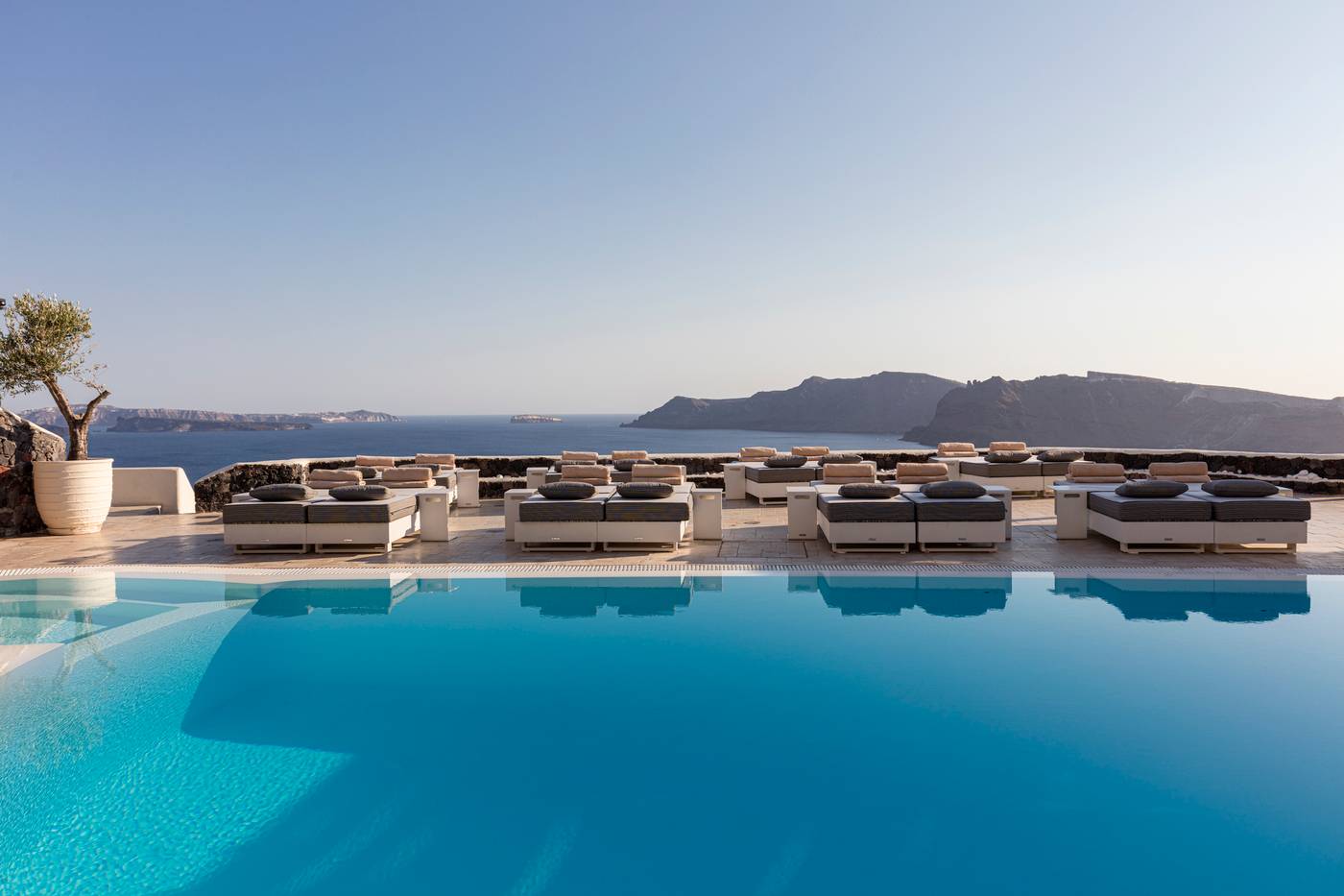 Canaves-Oia-Suites---Adults-Only-Pool-2