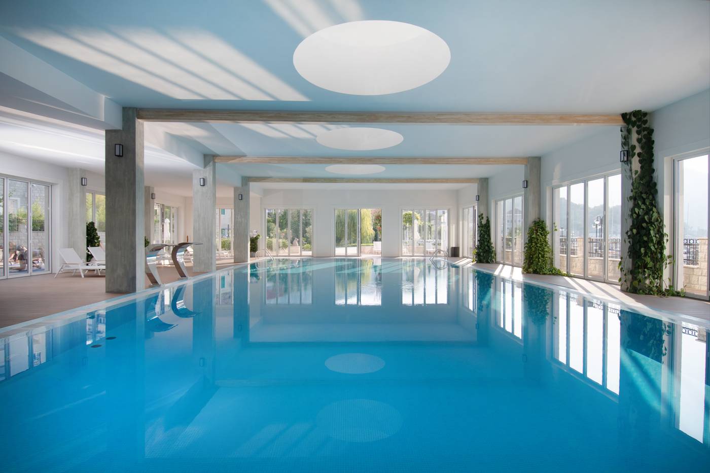 Lazure-Hotel---Marina-Pool-83