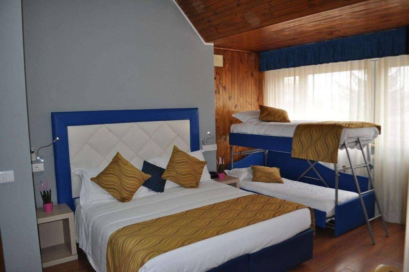 Hotel-Gran-Sasso-Room-18