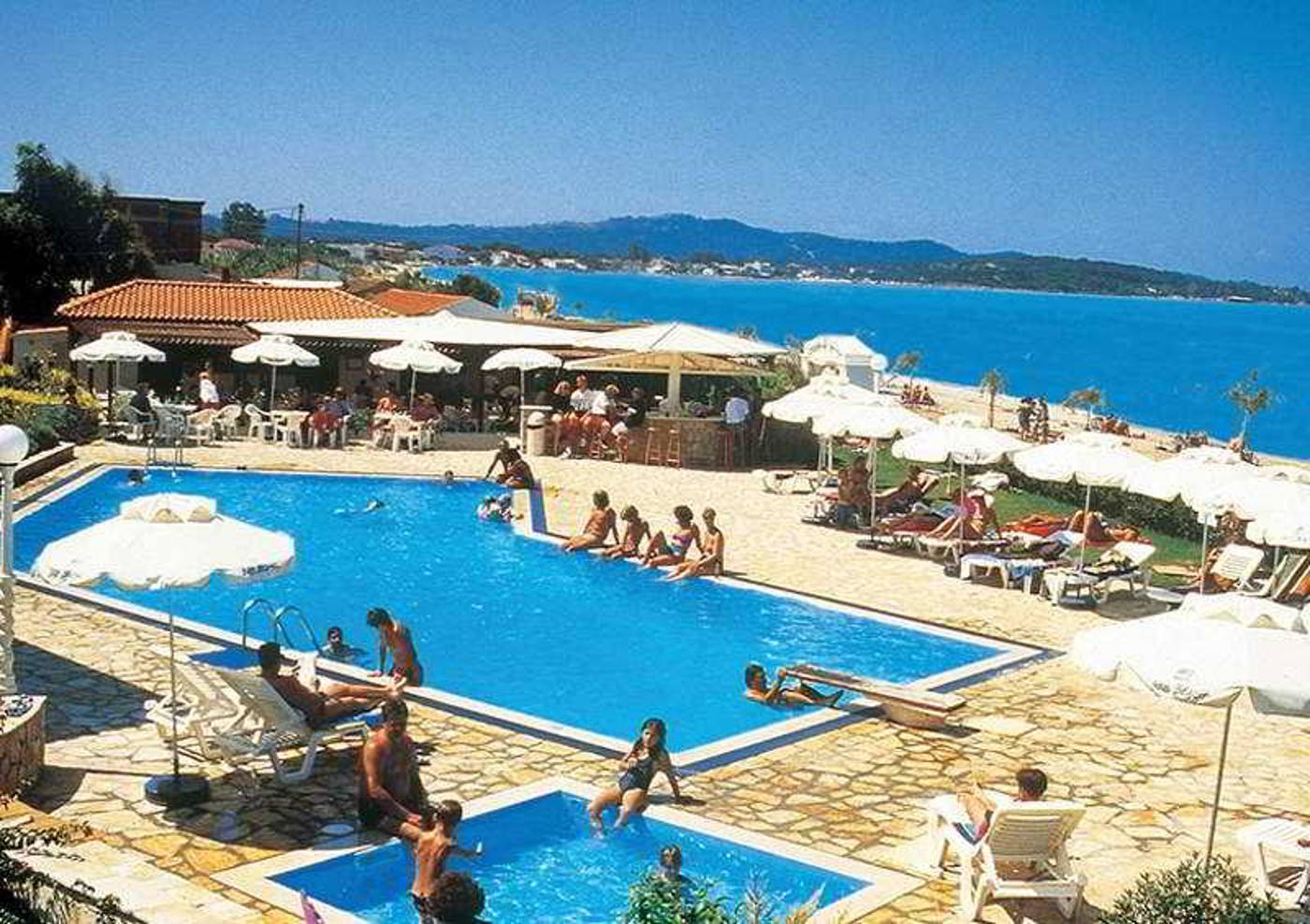 Beis-Beach-Hotel-Pool-1