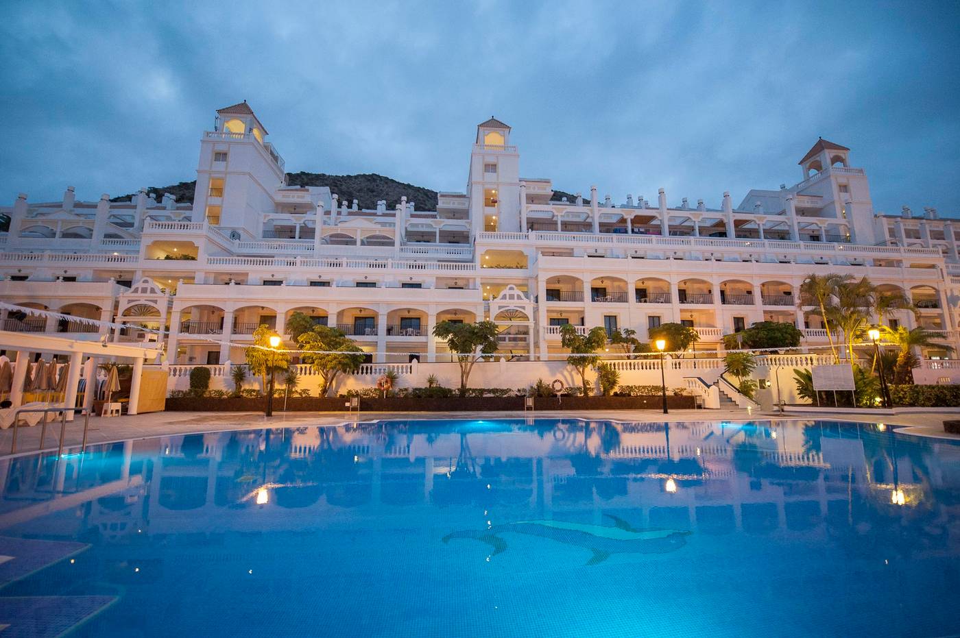 ONA-Hollywood-Mirage-Pool-18