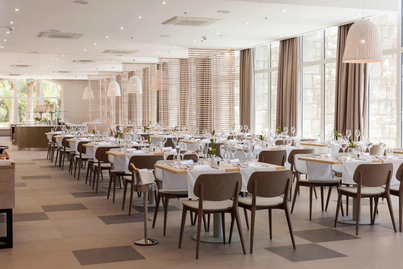 Bluesun-Hotel-Jadran-Restaurant-42