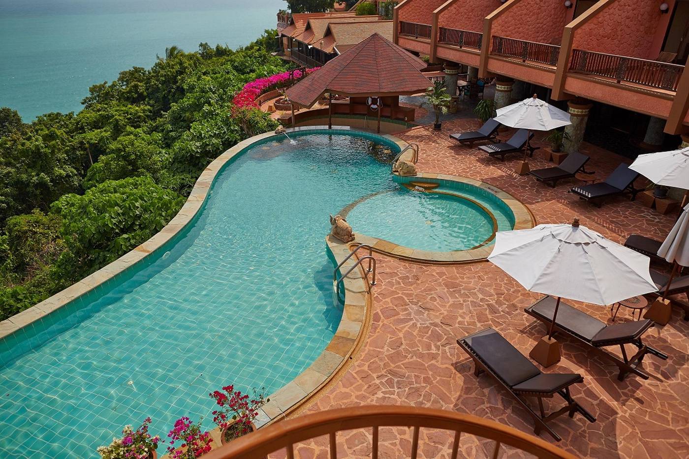Samui-Bayview-Resort---Spa--SHA---Pool-3