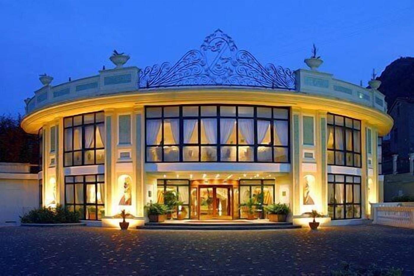 Grand-Hotel-La-Pace-General-view-11