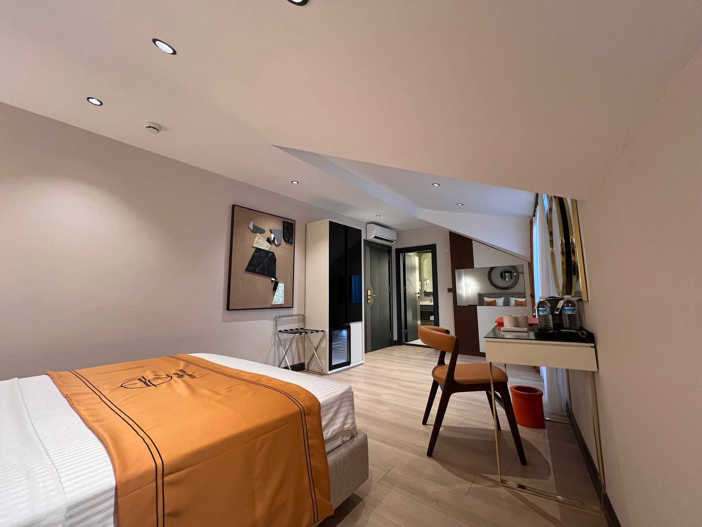 Elysian-Airport-Hotel-Room-20