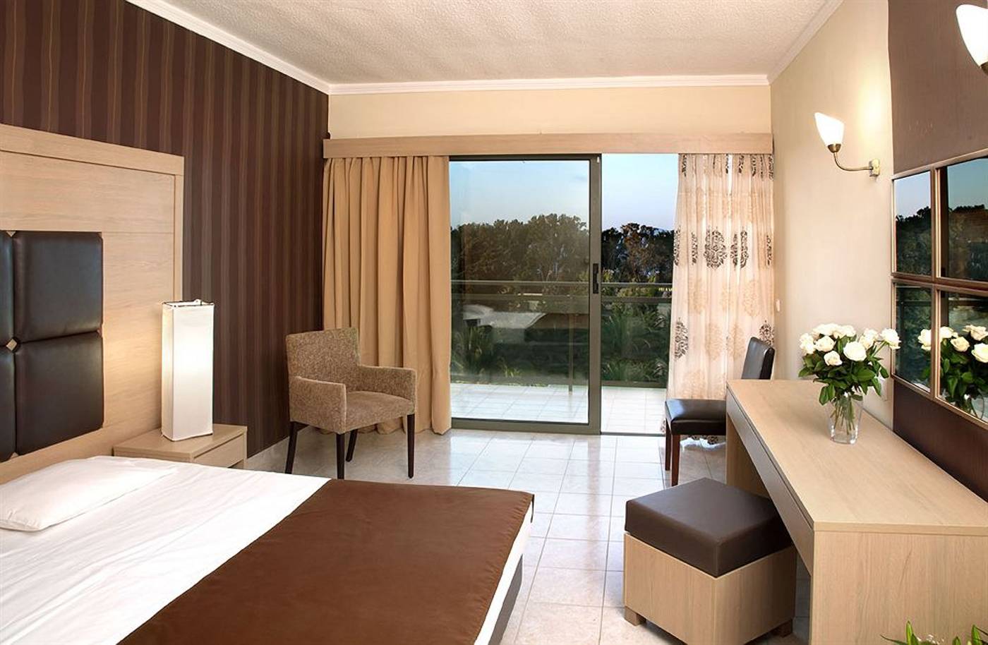 Kipriotis-Hippocrates-Hotel-Room-14