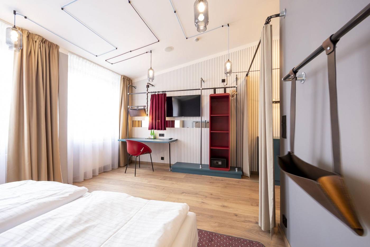 Miss-Sophie-s-Downtown-Room-33