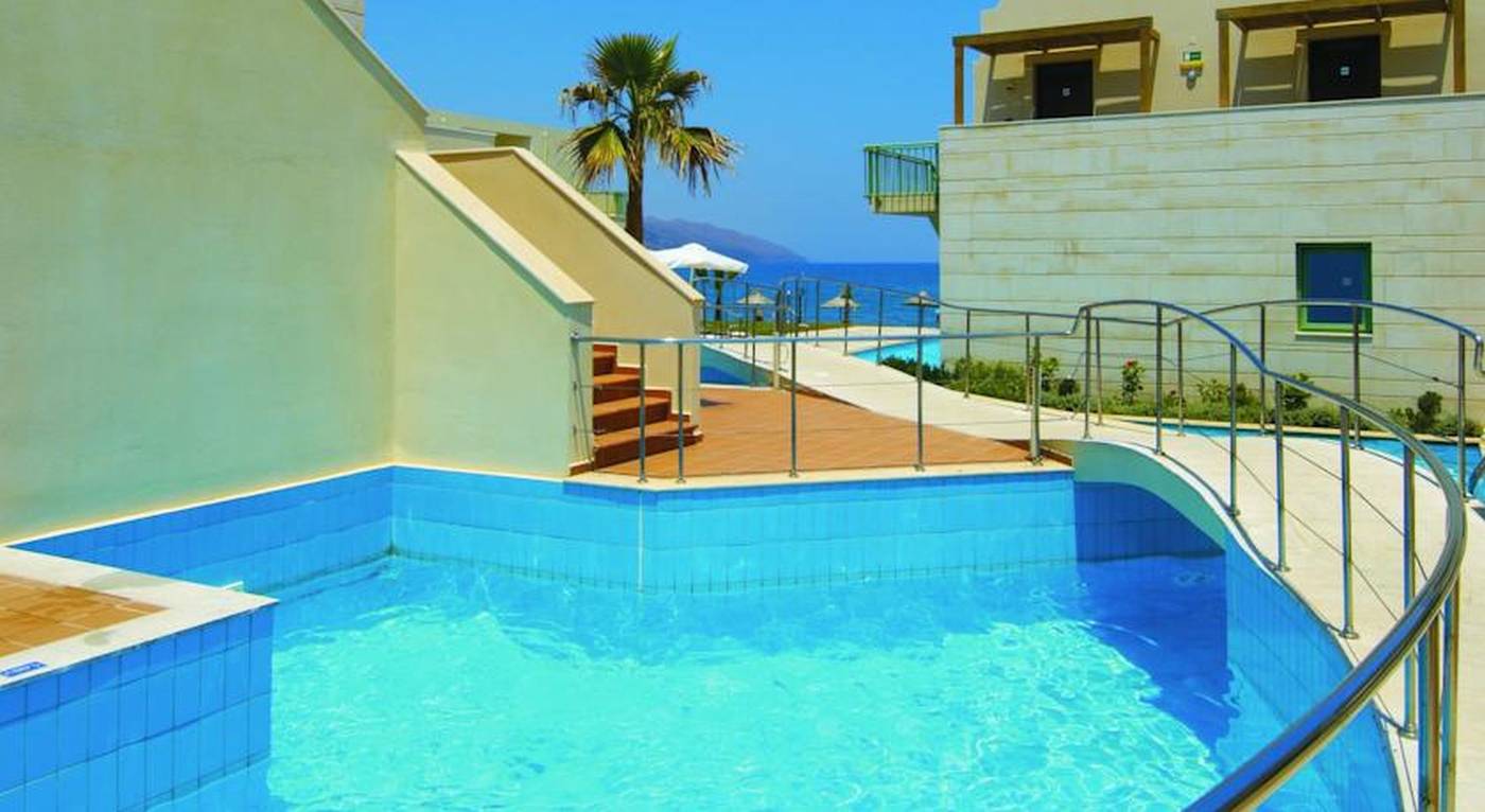 Grand-Bay-Beach-Resort-Pool-15
