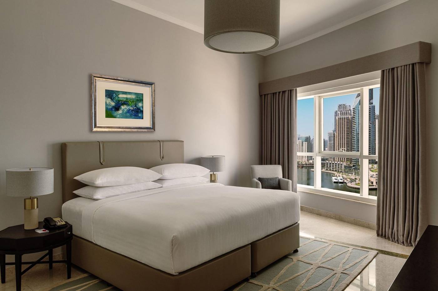 Dubai-Marriott-Harbour-Hotel---Suites-Room-4