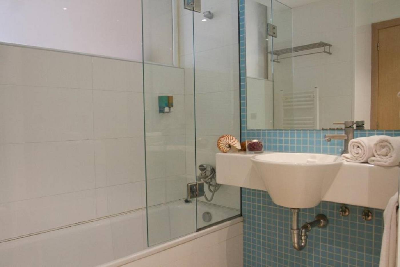 Dynastic-Hotel-Room-25