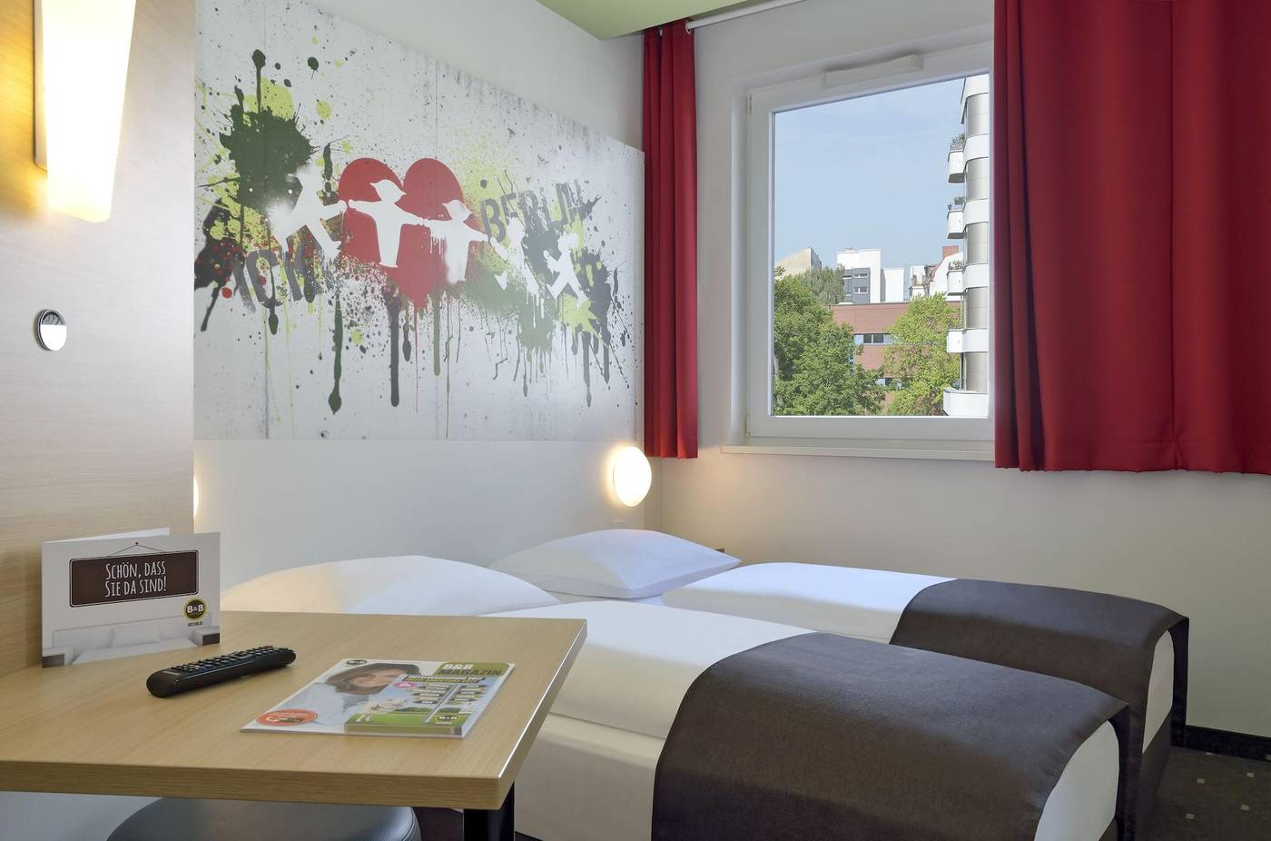 B-B-Hotel-Berlin-Potsdamer-Platz-Room-10